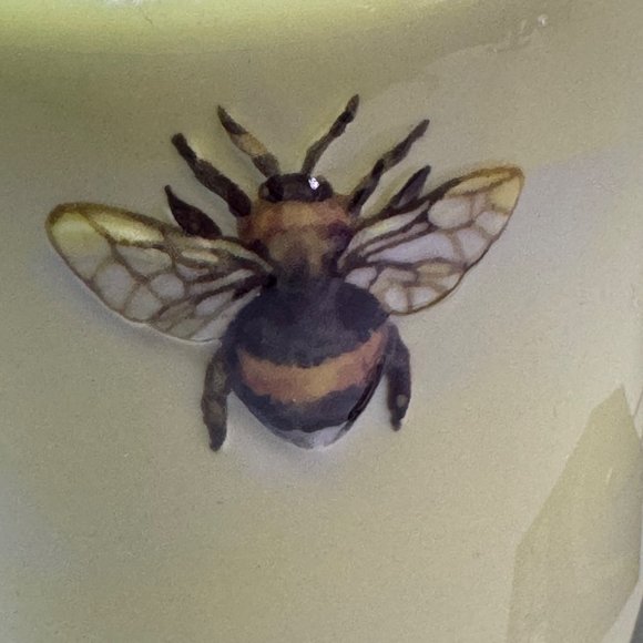 Old Pottery Co Honeybee Teapot Designed England - Picture 10 of 12